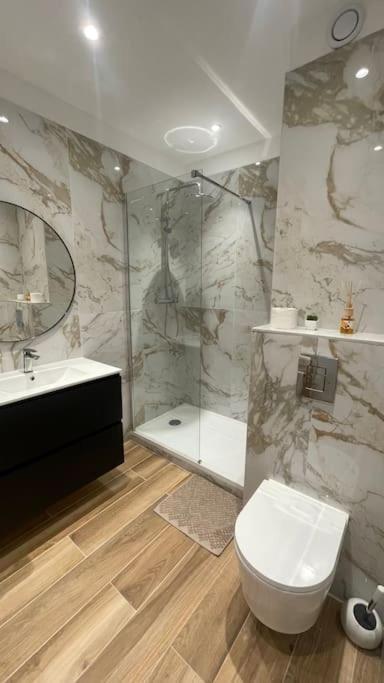 Appartement Face A La *